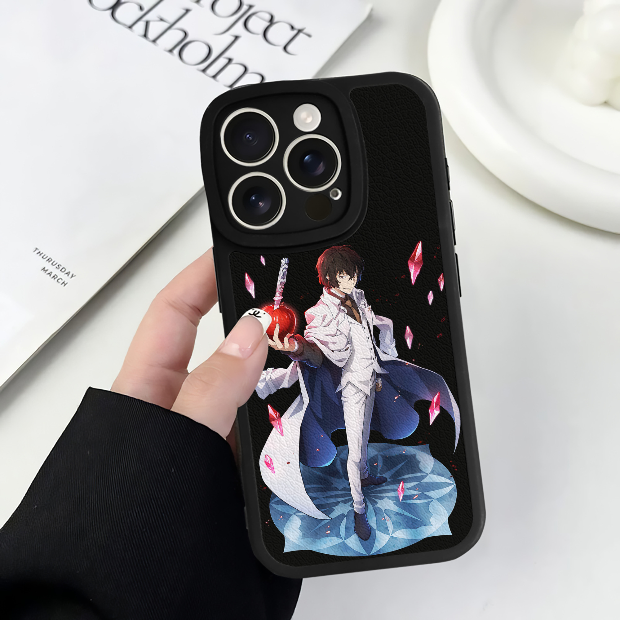 （画像用） 文豪ストレイドッグス Bungo Stray Dogs 【iPhone 16シリーズ対応】シリコンスマホケース（レザー調） 材質：シリコン